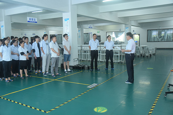 创想全体员工认真听讲 /cxyq/20200615150609-Fl-I5CQ79yDKMpGGqDAFuvyOe4FK.jpg