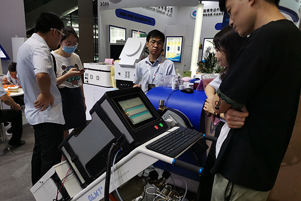 创想展台前4 /cxyq/20200819111825-Fh1_vGk5FQoeTZg7jJSNFGMVk1hQ.jpg