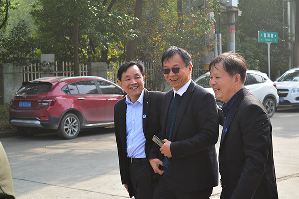 嘉宾 /cxyq/20201215092727-Fhzrd6Q3BQ5t9Ad13E1Efrr30J4a.jpg
